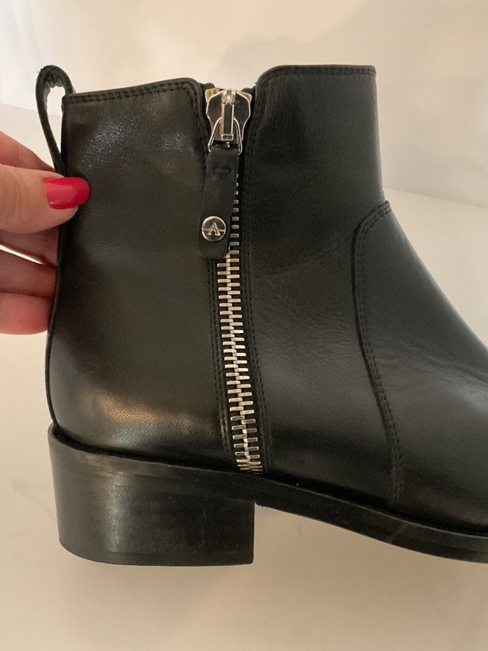 AQUATALIA Colbie Weatherproof Booties in Italian Black Leather Size 8 LIKE NEW - Picture 11 of 14